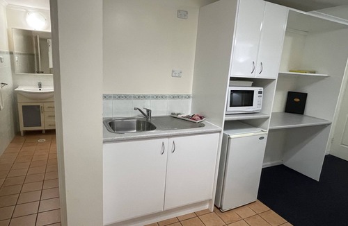 Belmont South Hotel | Lakeview Motor Inn