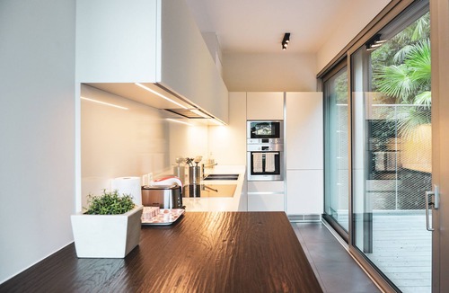 Melide Apartment | Lakeview Motta Penthouse in Melide