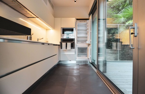 Melide Apartment | Lakeview Motta Penthouse in Melide
