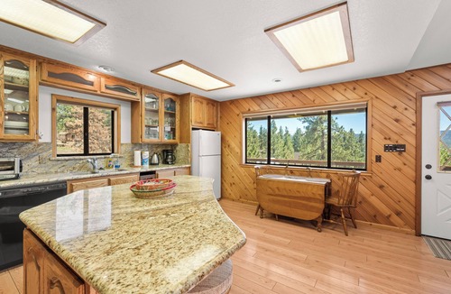 Fawnskin House | Lakeview Mountain Retreat w/Balcony, Gas Fire Pit, Pool table, Walk to Lake