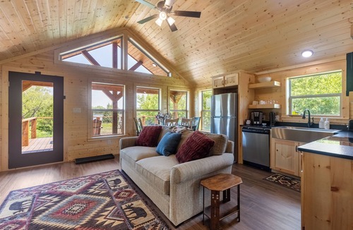Klondike Cabin | Lakeview Oasis