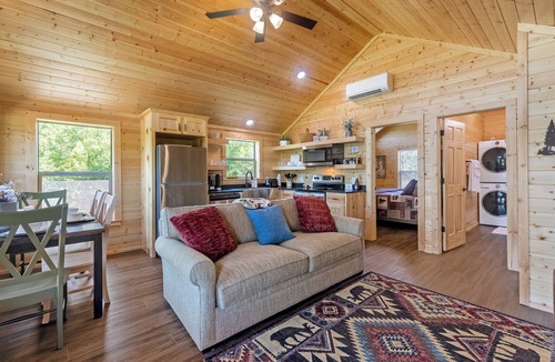 Klondike Cabin | Lakeview Oasis