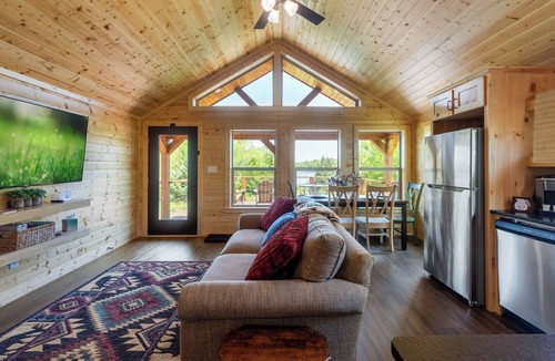 Klondike Cabin | Lakeview Oasis
