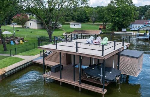 Leisure Land House | Lakeview Oasis with Patio, Dock & Black-stone Griddle