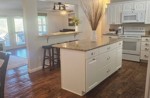 Cross Hill Cottage | Lakeview Oasis with hot tub & fire pit!