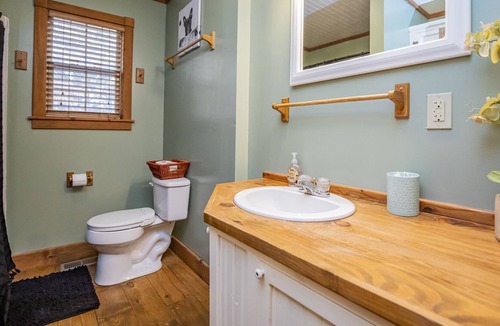 Springdale Cabin | LakeView on Raymond