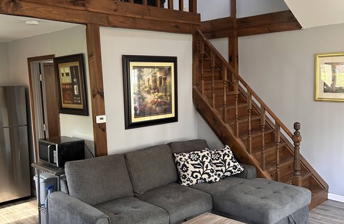 Wilson House | Lakeview Ontario Cottage