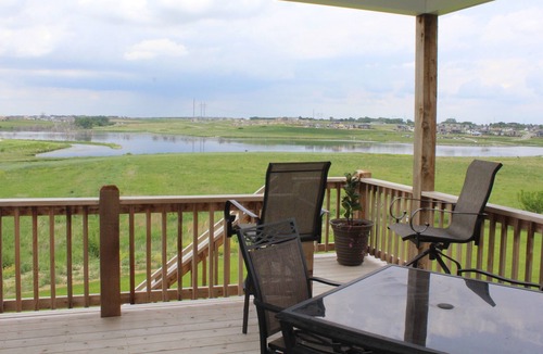 Jefferson House | Lakeview Open Concept Family Home-Great for Kids!
