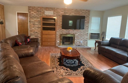 Swink Cabin | Lakeview Pines Hunting and Recreation Ranch