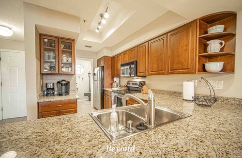 Highland Lake Estates Condo | Lakeview & Pool View on an Island with Sauna & Spa