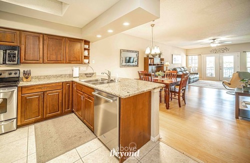 Highland Lake Estates Condo | Lakeview & Pool View on an Island with Sauna & Spa