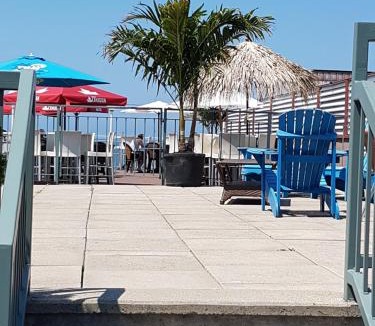 Wasaga Beach Hotel | Lakeview Resort Motel