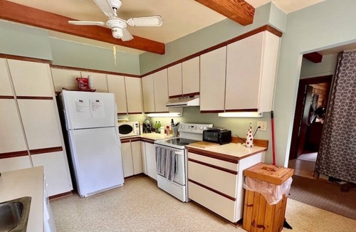 Coboconk Cottage | Lakeview Retreat by Four Mile Lake