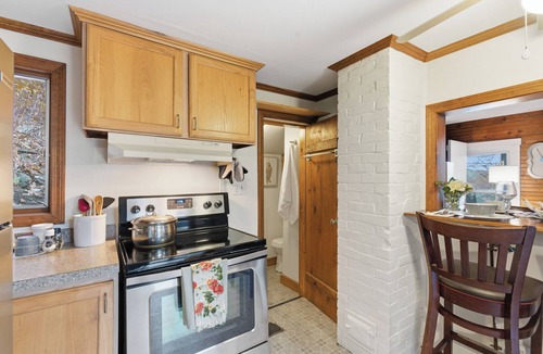 Alton Bay Cottage | Lakeview Retreat Pets Beach Boat Couples sleeps 4