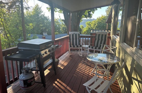 Harrison House | Lakeview Retreat