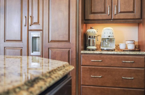 Williamsburg House | Lakeview Ridge Retreat