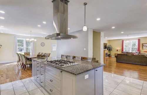 Saint-Anicet House | Lakeview Serenity