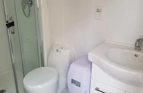 Omori Apartment | Lakeview Studio Cabin