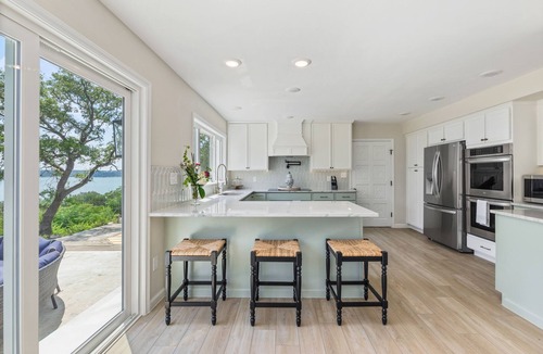 Belton Villa | LakeView Villa, lake access, lake view, hot tub, game room, outdoor space
