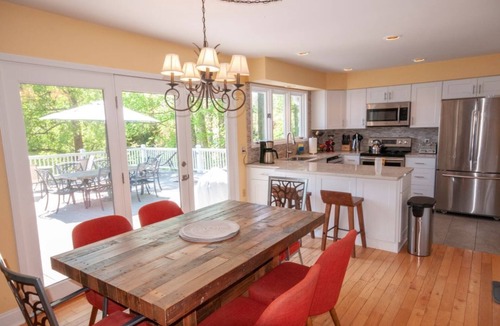 Young Harris Cabin | Lakeview Vista