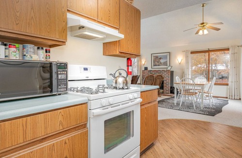 Au Gres Apartment | Lakeview & Wildlife in Au Gres