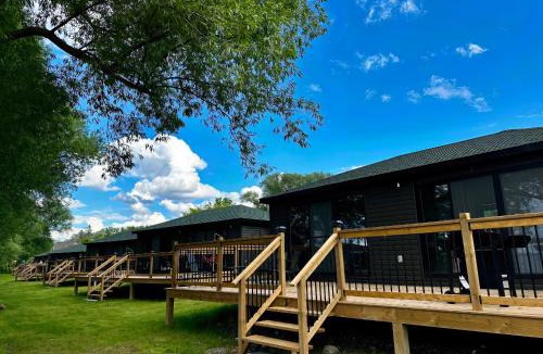 Harwood Villa | Lakeview Willow Bay Cottages in Harwood