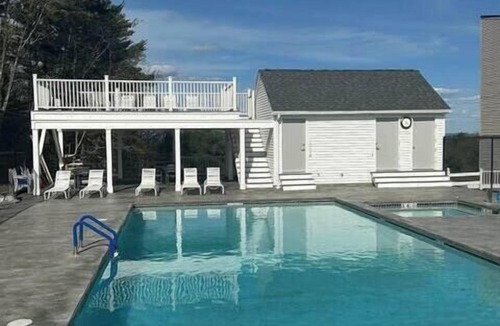 Weirs Beach Apartment | Lakeview Winni Condo w/Kitchenette Weir’s Beach
