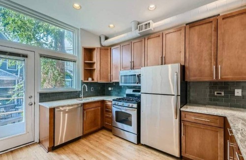 Wrigleyville House | Lakeview/Wrigley Townhouse