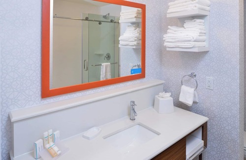 Lakeville Hotel | Lakeville Inn