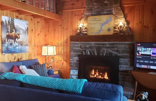 Hawley House | LakeWallenpaupack Lakefront3BR+Loft+2FBaths-GreatViews!Central AC,KayaksFoosBall