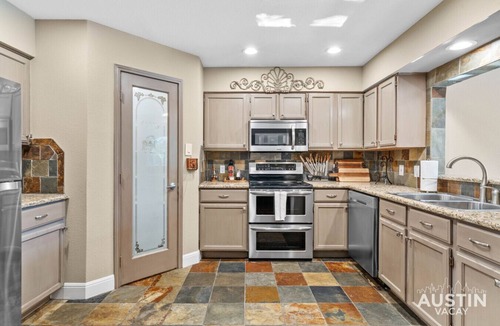 Lakeway Apartment | Lakeway Hill Country Home | Grill Deck, Tennis Courts + Trails