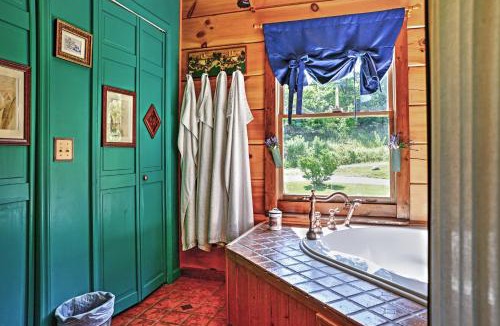 Ingles House | ‘Lakewood Lodge’ Escape w/Fire Pit