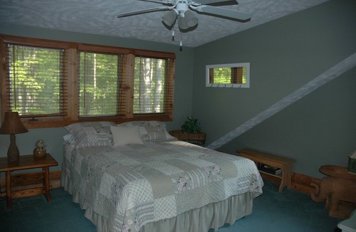 Interlochen Cabin | Lakewood Lodge on Beautiful Bass Lake 6 adults 2 children