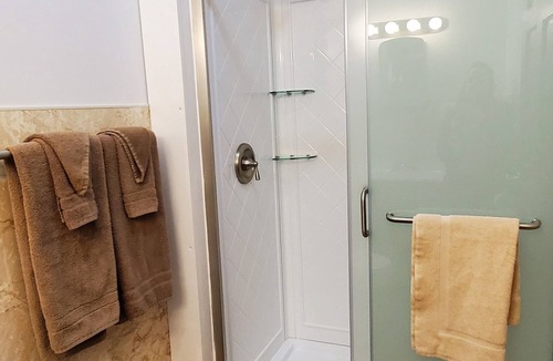 Lakewood Hotel | Lakewood Lodge