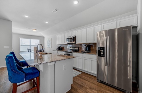 Lowell House | Lakewood Lounge - Quiet Area, Walking Trails, Community Park