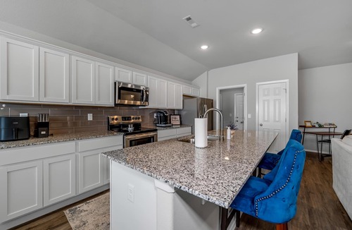 Lowell House | Lakewood Lounge - Quiet Area, Walking Trails, Community Park