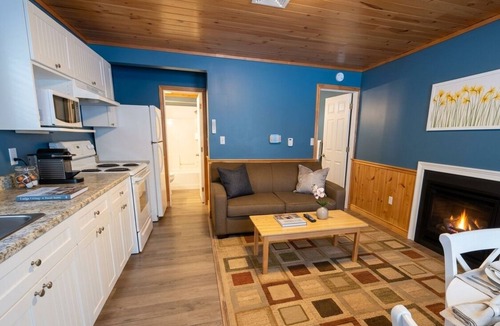Algonquin Highlands Cottage | Lakewoods Cottage Resort