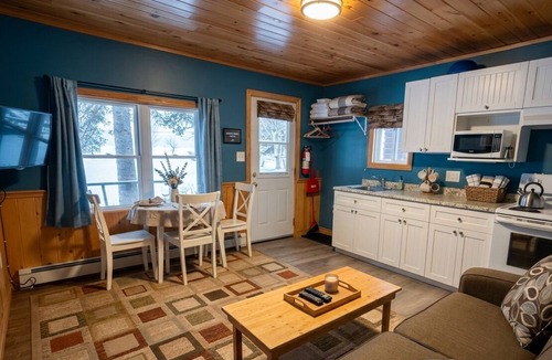 Algonquin Highlands Cottage | Lakewoods Cottage Resort