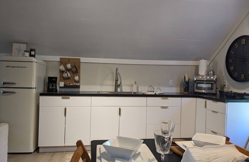 Howard Apartment | Lakewoods Urban Suite