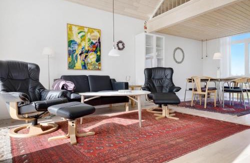 Lokken House | Laksen 64 - Cottage By The Town, Beach, And Golf Course