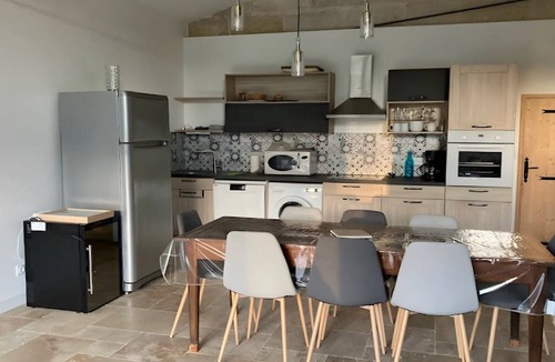 Saint-Denis-de-Pile Bed & Breakfast | Lalande de Pomerol Guest Room with Shared Terrace, Garden, and Wi-Fi