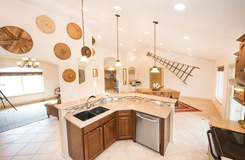 Benton City House | Laliik Iniit South - Million-dollar views!