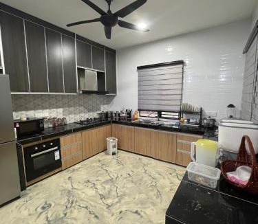 Hilir Perak District Villa | Laman Serambi Homestay