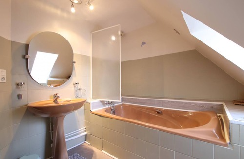 Buros House | LAMAYRE - BUROS - Gîte