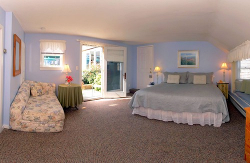 Barnstable Bed & Breakfast | Lamb and Lion Inn
