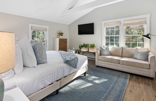 Vineyard Haven Hotel | Lamberts Cove Inn