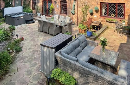 Addlethorpe House | Lambourne House - Ukc2831