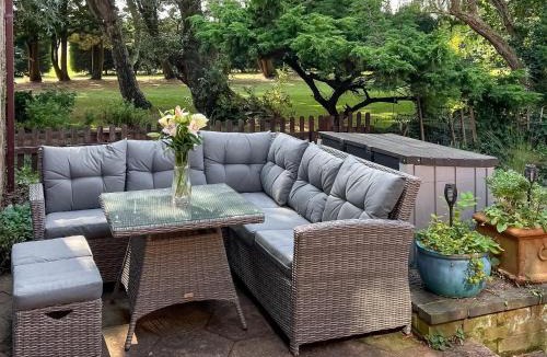 Addlethorpe House | Lambourne House - Ukc2831