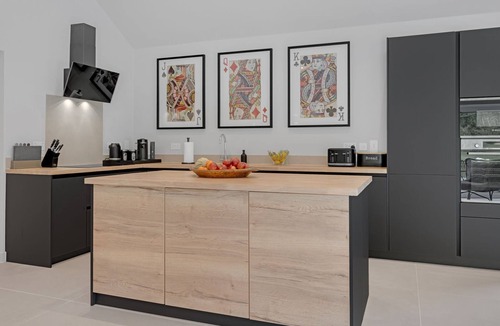 Erlestoke Cottage | Lambs Lawn - Pet Friendly, Westbury near Devizes