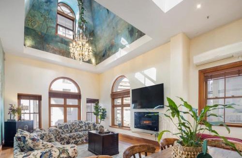 Wellington Apartment | Lambton Quay Loft - Sleeps 11